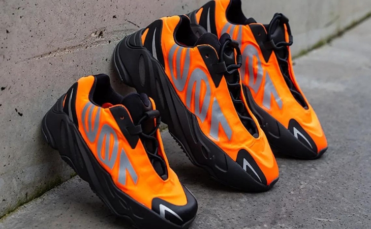 YEEZY BOOST 700 MNVN