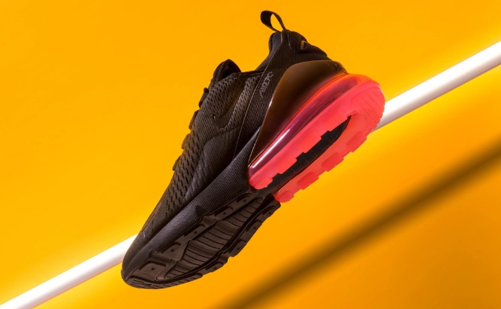 AIR MAX 270