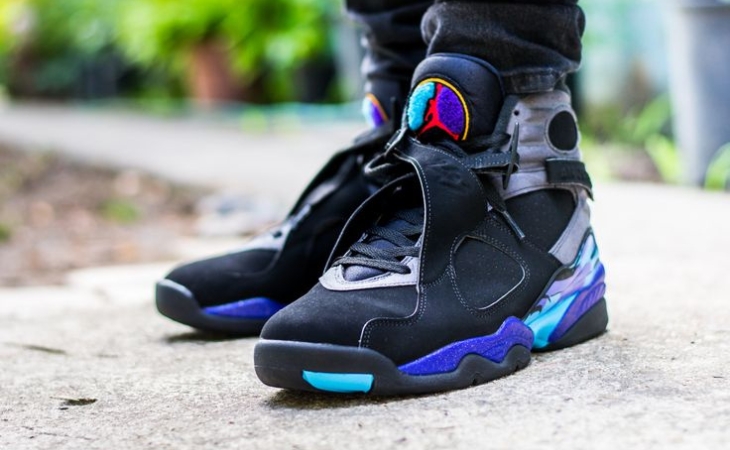 JORDAN RETRO 8